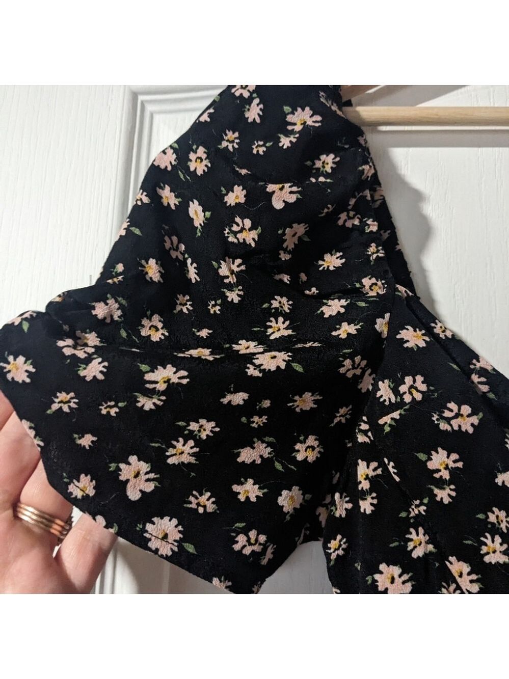 ASTR the Label | Sweetheart neckline top in Floral ditsy print - Picture 11 of 14
